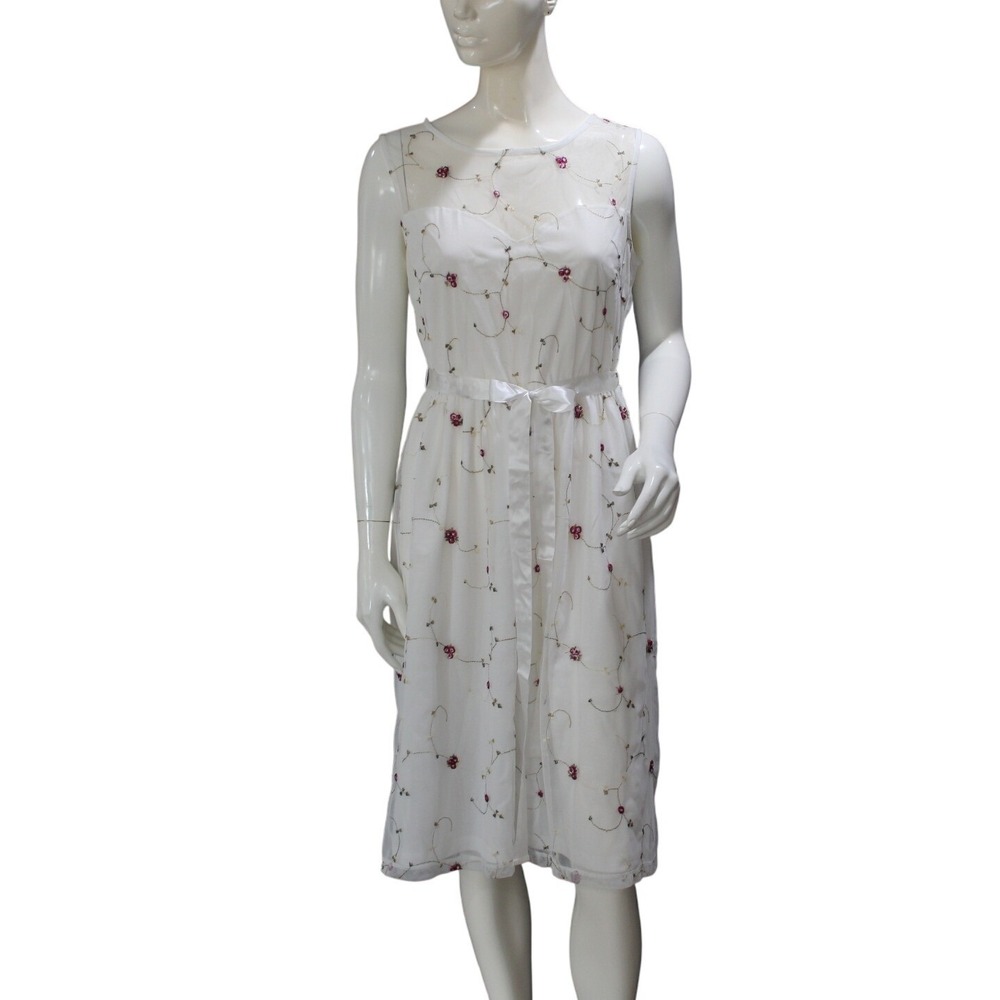Candalite White Embroidered Mesh Overlay Sleeveless Fit & Flare Dress Size M